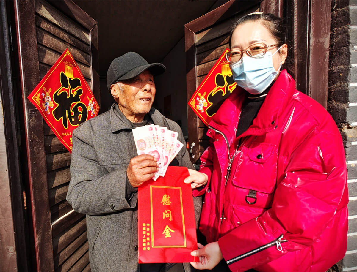  寒冬“娘家人”送温暖 困难“老战士”谢党恩